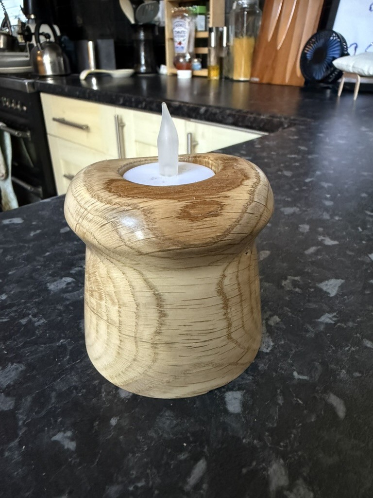 St Nicholas Churchyard Oak Tea Light